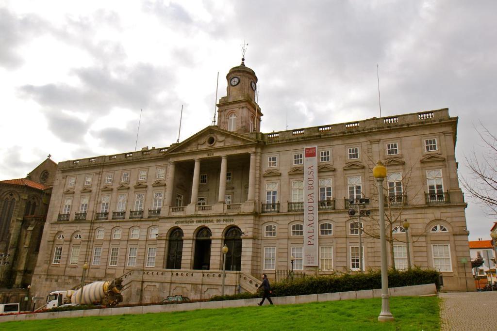 Low Cost Tourist Apartments - Palacio Da Bolsa Porto Exterior photo